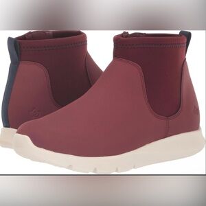NIB REVITALIGN Women's Paddock Ankle Boot Wide in Burgundy